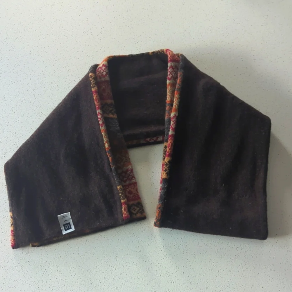 3/$15 MENS Gap Factory Scarf - Picture 3 of 6